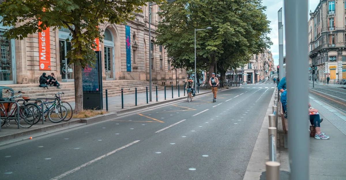 okriba shuttle bordeaux : service de navette fiable et confortable pour vos déplacements à bordeaux et ses environs. réservez votre trajet facilement et profitez d'un transport rapide et sécurisé.