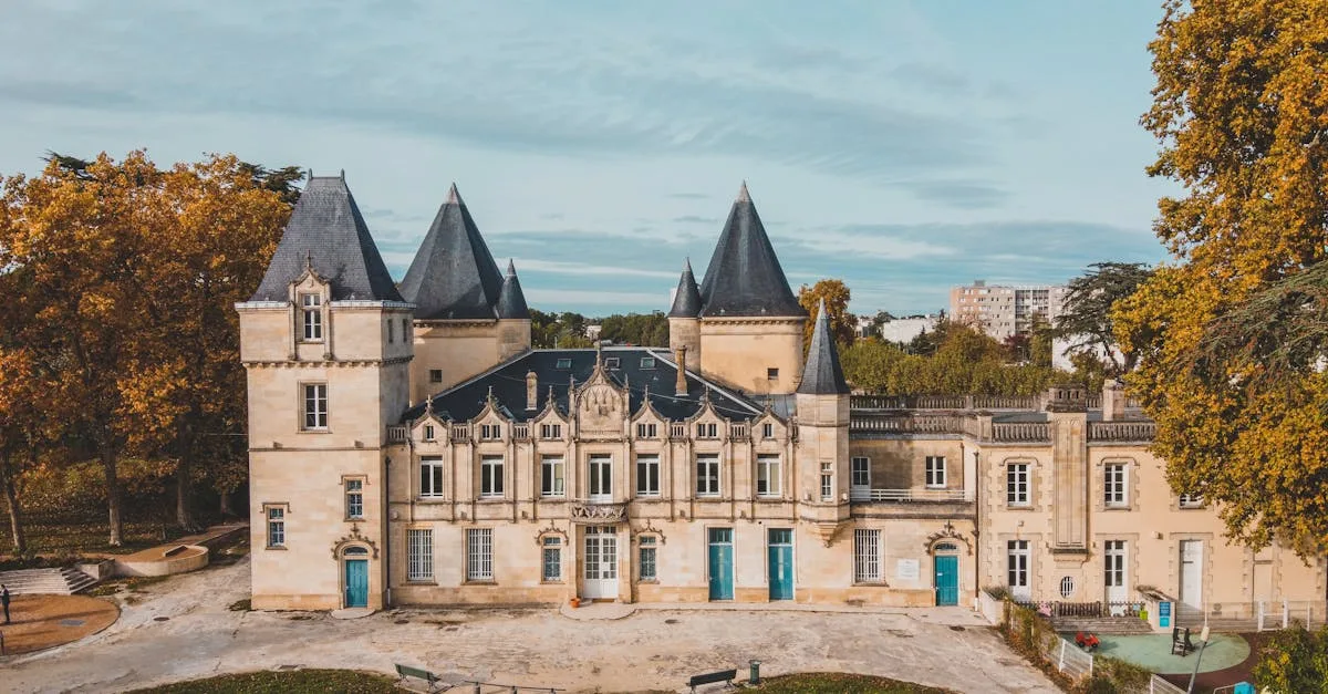 découvrez le service de navette okriba à bordeaux, offrant des trajets rapides et confortables vers et depuis l'aéroport, la gare et les principaux points d'intérêt de la ville.