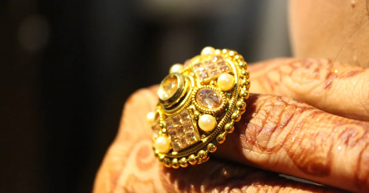 découvrez notre collection élégante de bijoux raffinés pour toutes les occasions, alliant qualité et style unique.