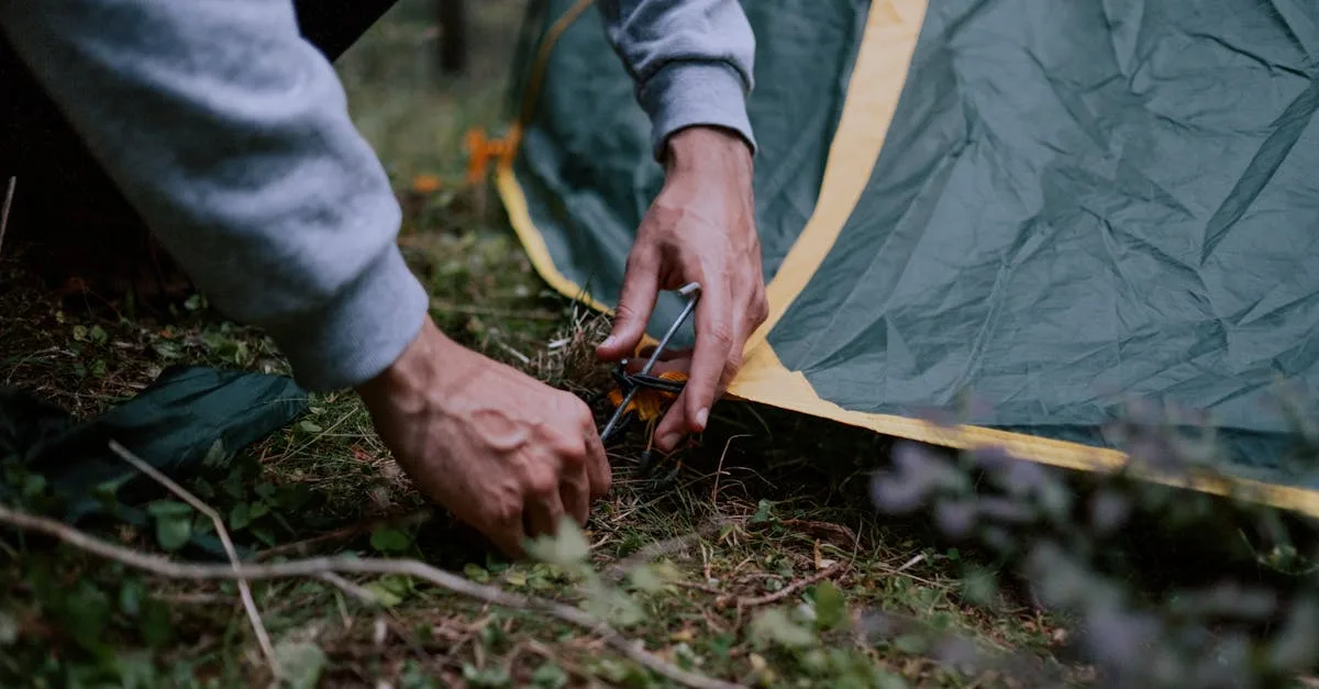 tente de randonnée légère, facile à transporter et rapide à monter, idéale pour les aventuriers en quête de légèreté et de confort en pleine nature.