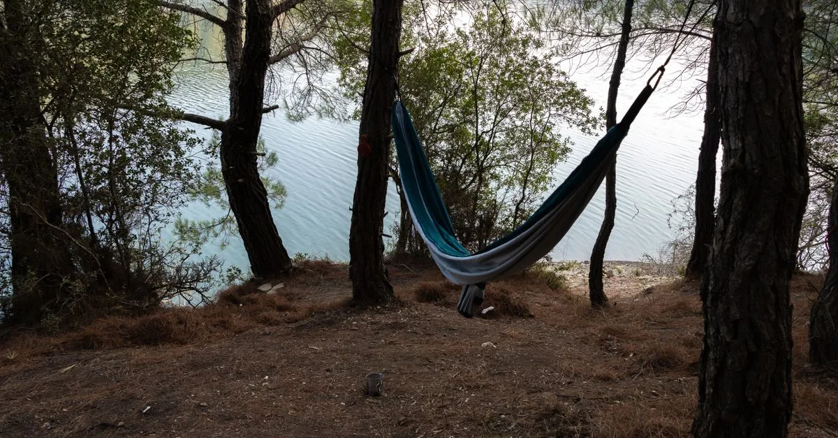 découvrez notre sélection de hamacs de camping confortables et légers, parfaits pour vos aventures en plein air. faciles à installer, ils vous offrent détente et relaxation où que vous soyez.