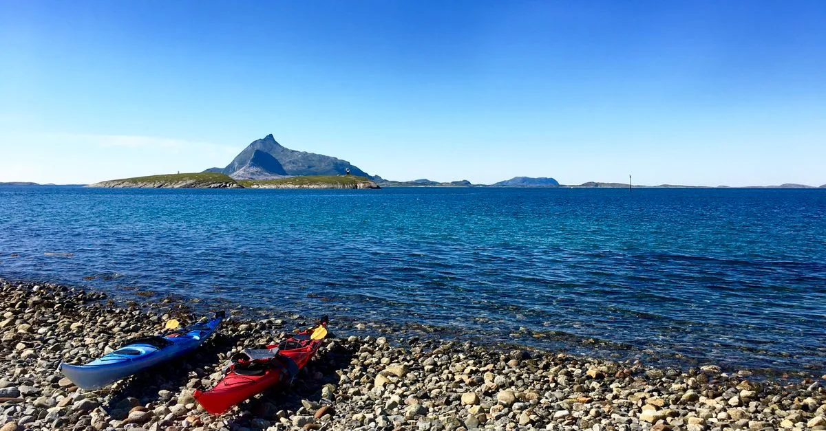 découvrez les bases du kayak de mer pour débutants : conseils, équipement essentiel et techniques pour profiter en toute sécurité de vos aventures en mer.