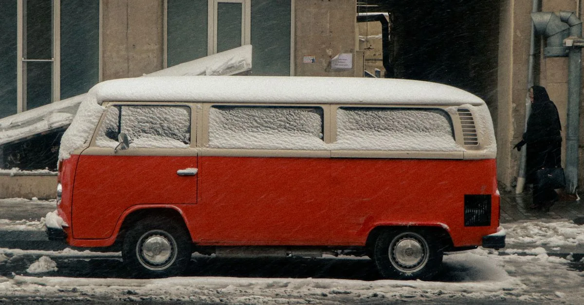 prévention de l'humidité dans le van en hiver : conseils efficaces pour éviter la condensation et protéger votre véhicule durant la saison froide.