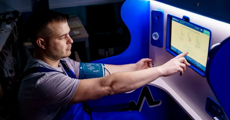 découvrez notre plateforme de services de santé, conçue pour faciliter l'accès à des soins médicaux de qualité, gérer vos rendez-vous et suivre votre bien-être au quotidien.