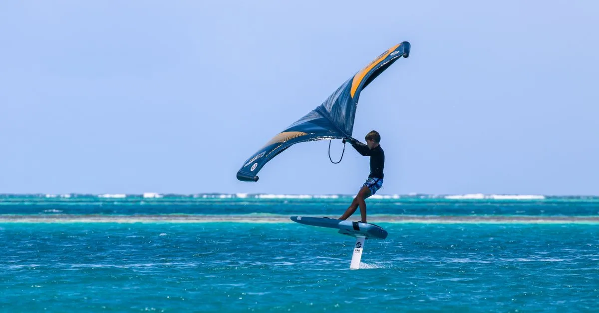 découvrez comment choisir la taille d'aile idéale pour les vents légers afin d'optimiser vos performances en kitesurf et profiter pleinement de chaque session.