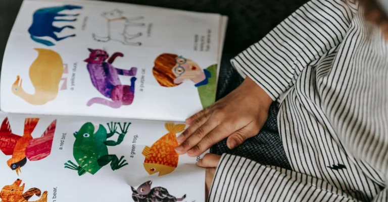 découvrez les stratégies et ressources essentielles pour favoriser l'apprentissage précoce de la lecture et de l'écriture chez les jeunes enfants.