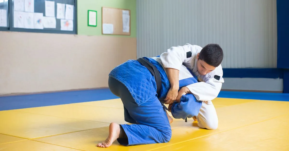découvrez les techniques essentielles du judo pour améliorer votre pratique, maîtriser les prises et progresser efficacement dans cet art martial japonais.