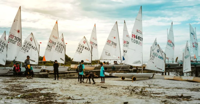 célébrez un anniversaire inoubliable avec une sortie de char à voile en groupe : sensations, défis et plaisir garantis pour tous les participants.