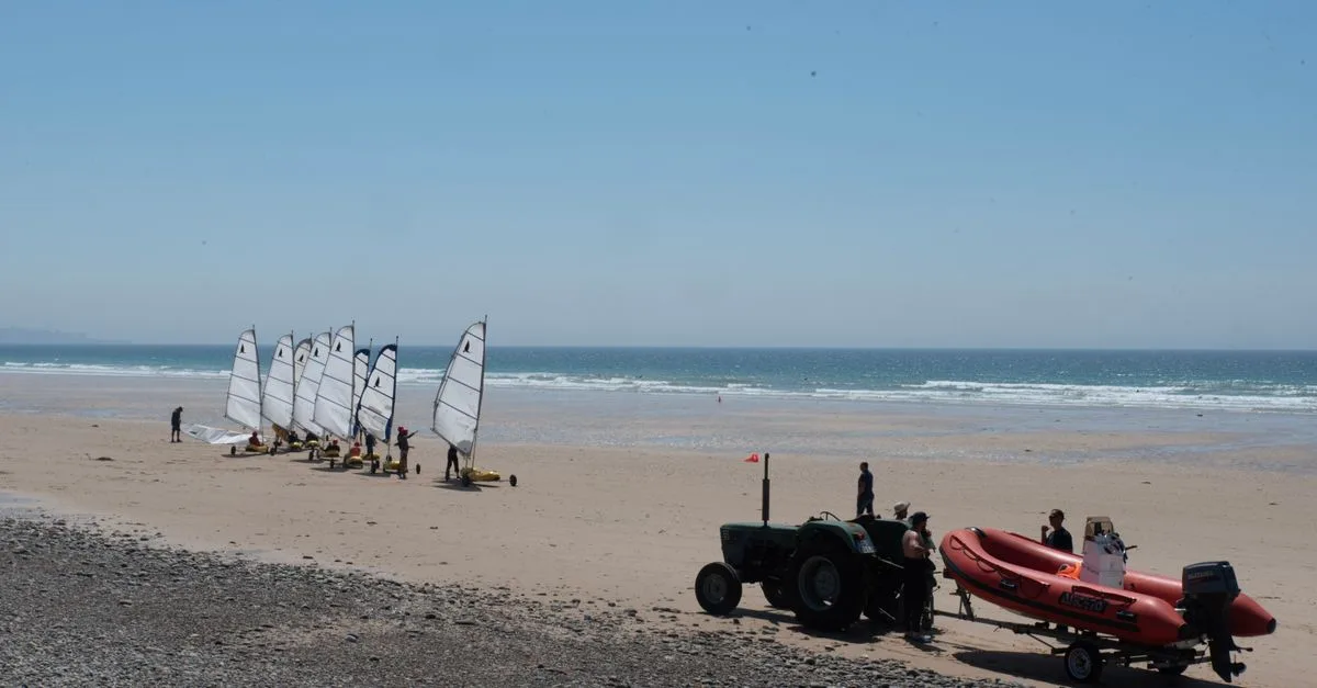 découvrez le land sailing, ou char à voile : une activité de plein air qui combine vitesse, sensations fortes et maîtrise du vent sur terre.