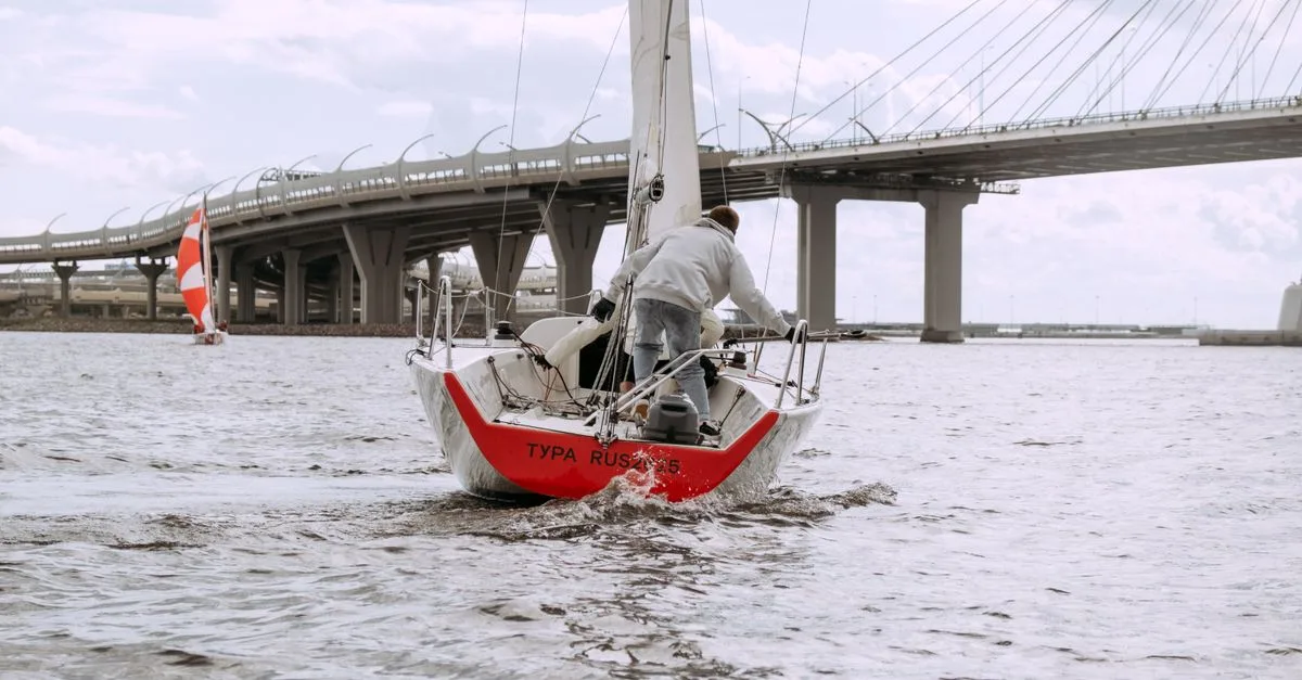 découvrez les techniques de pilotage en char à voile : maîtrisez la direction, les manœuvres et le contrôle de votre engin sur le sable.
