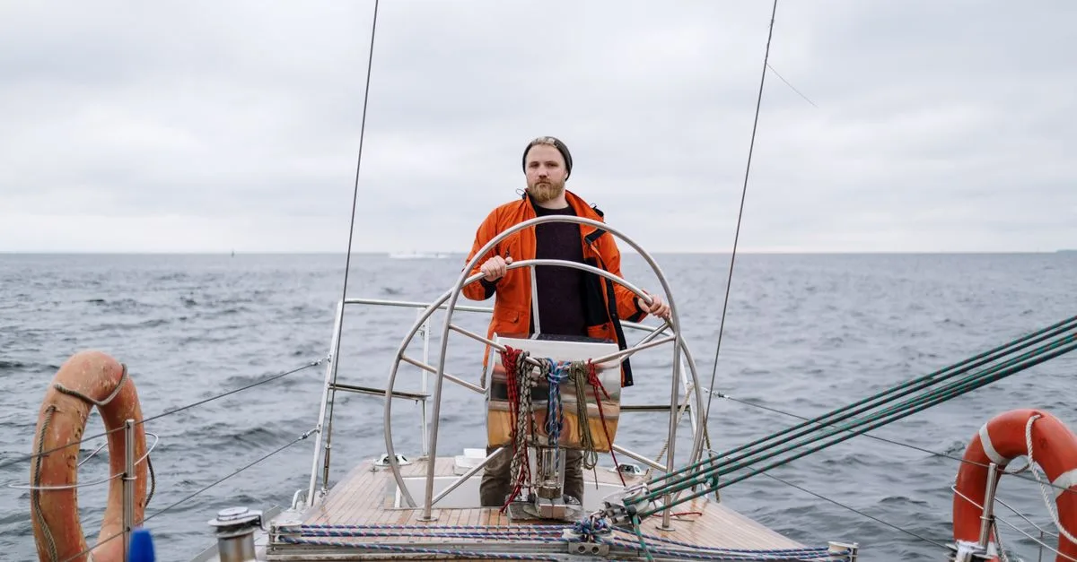 découvrez les techniques essentielles pour diriger un char à voile et maîtriser sa trajectoire selon le vent et le terrain.