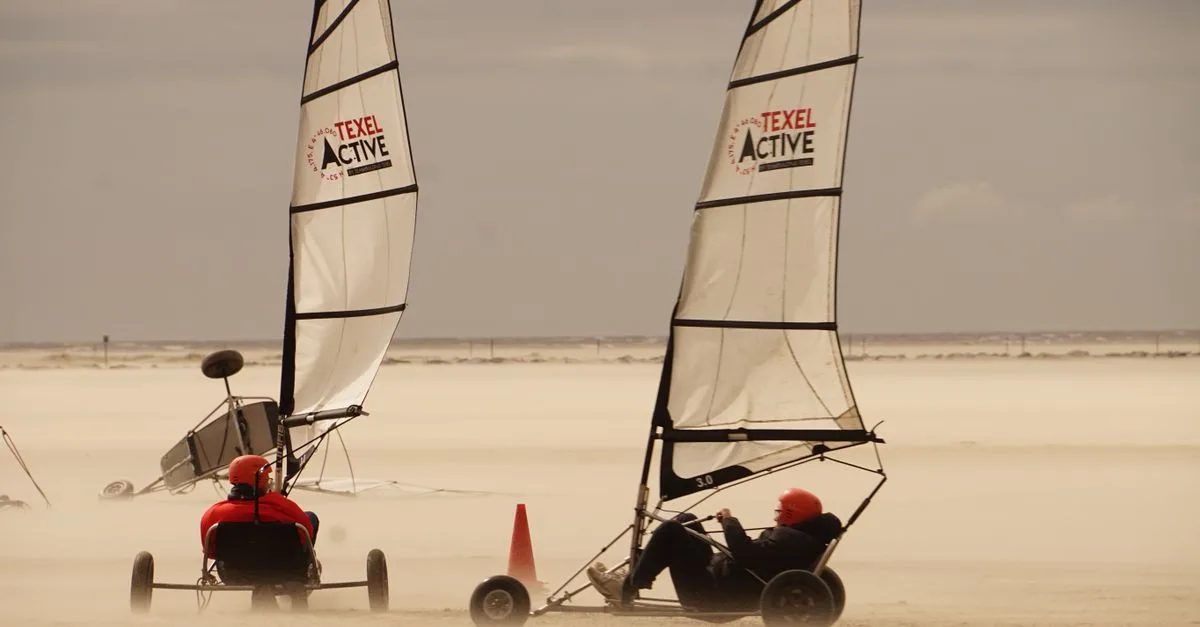 découvrez le char à voile en tandem : partagez des sensations fortes et explorez les plages au rythme du vent, à deux.